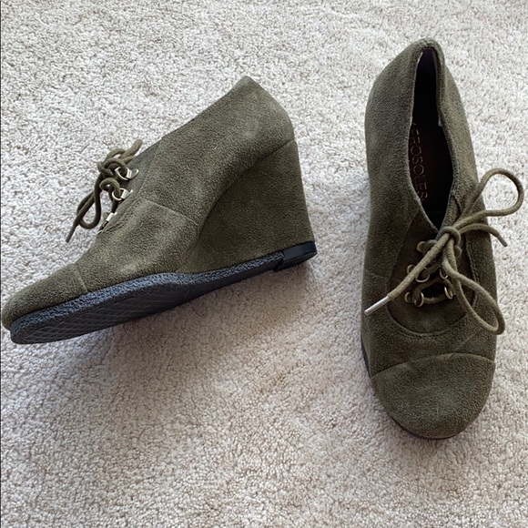 Aerosoles Shoes - Picture 1 of 4